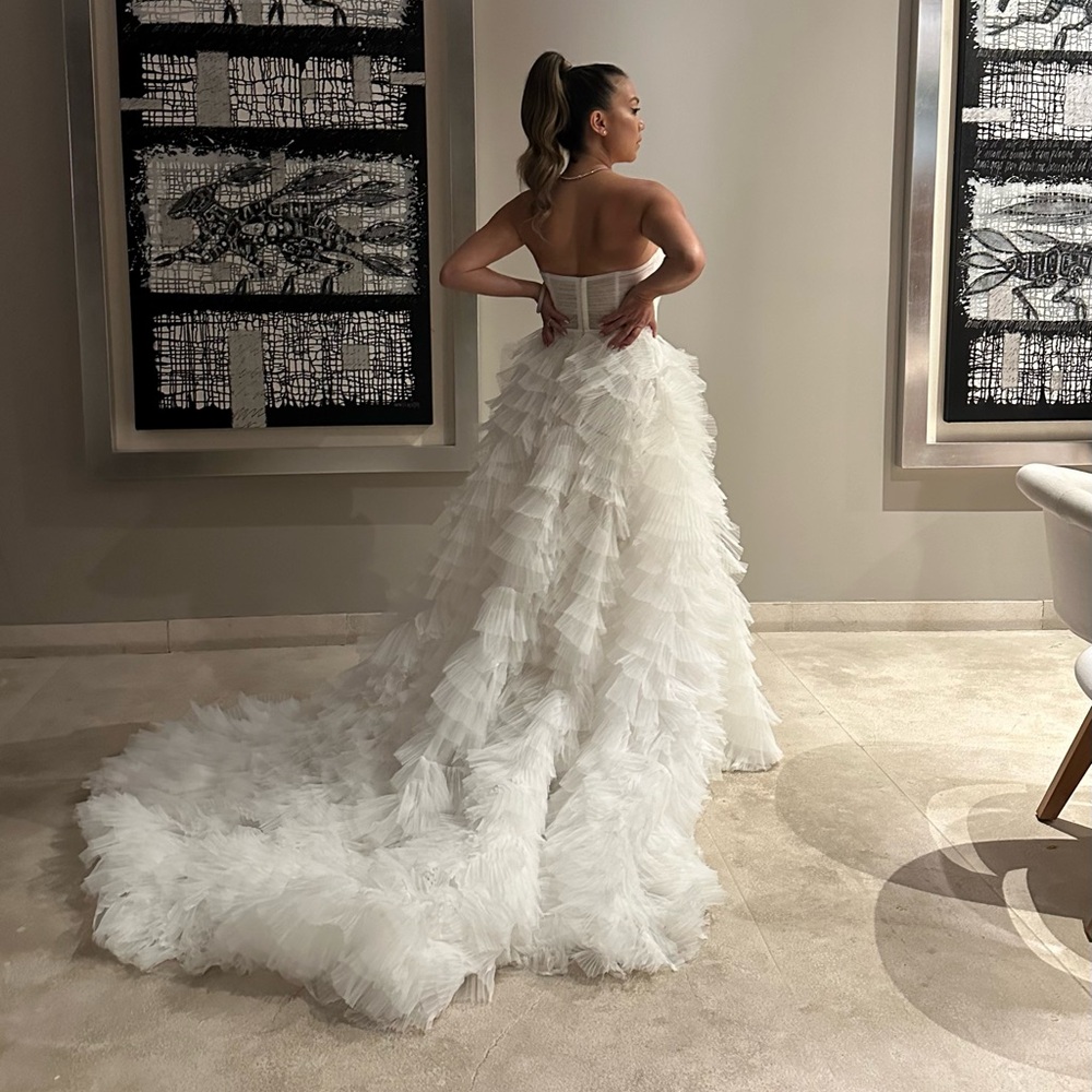 Selling a Lihi Hod Genesis Dress